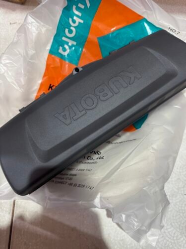 กล่องเครื่องมือ ยาว 34 ซม. กว้าง  10 ซม. สูง 10 ซม Kubota รถแทรกเตอร์คูโบต้า รุ่น  L40DT, L50DT tc803-18510 photo review